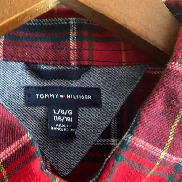 NWT Tommy Hilfiger Boys Plaid Cotton Red Long Sleeve Button Down Shirt Large - Picture 3 of 6
